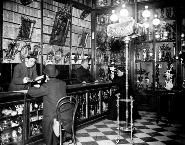 jose-Corrons-Gutierrez-tienda-suegra-maria-Boniquet-1900-calle-fernando-barcelona